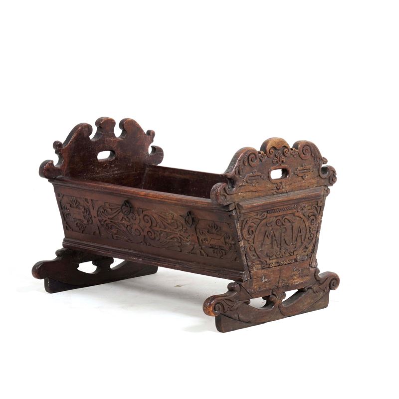 Antica culla in legno intagliato.  - Auction Antiques - Cambi Casa d'Aste