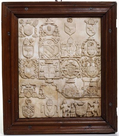 Bassorilievo con armi araldiche vescovili, Marmo, Italia o Spagna, XVI-XVII secolo