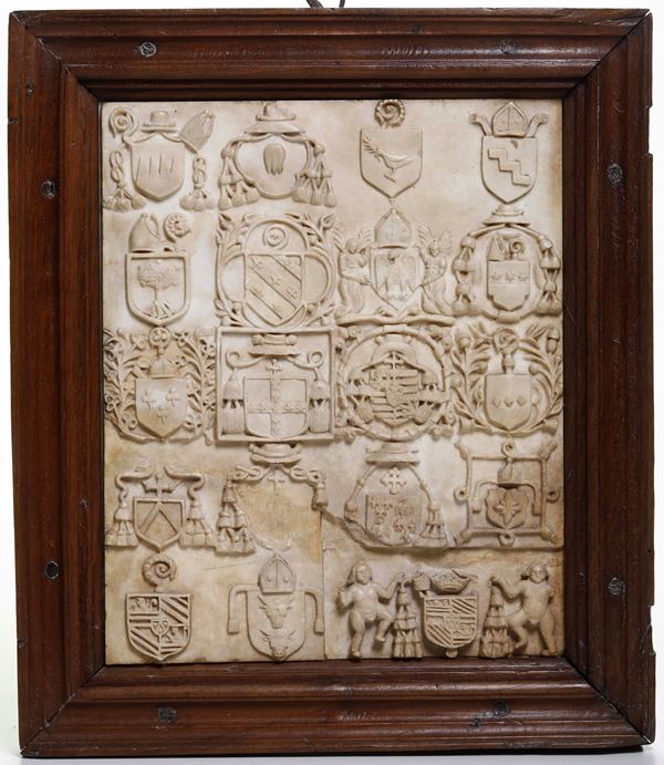 Bassorilievo con armi araldiche vescovili. Italia o Spagna, XVI-XVII secolo