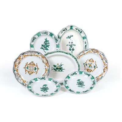Maiolica, Sette piatti ovali e tondi, Cerreto Sannita, XVII secolo