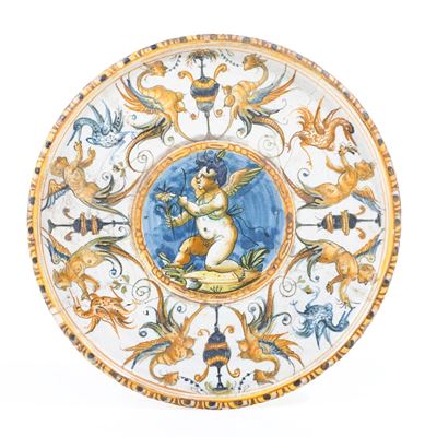 Bottega dei Patanazzi (attribuita), Alzata in maiolica, Urbino, 1580-1600 circa