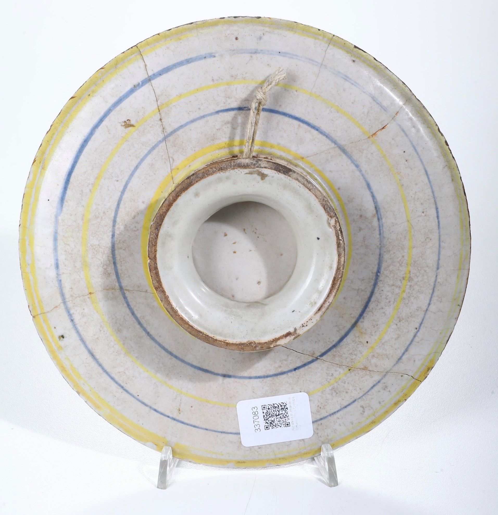 Bottega dei Patanazzi (attribuita), Alzata in maiolica, Urbino, 1580-1600 circa