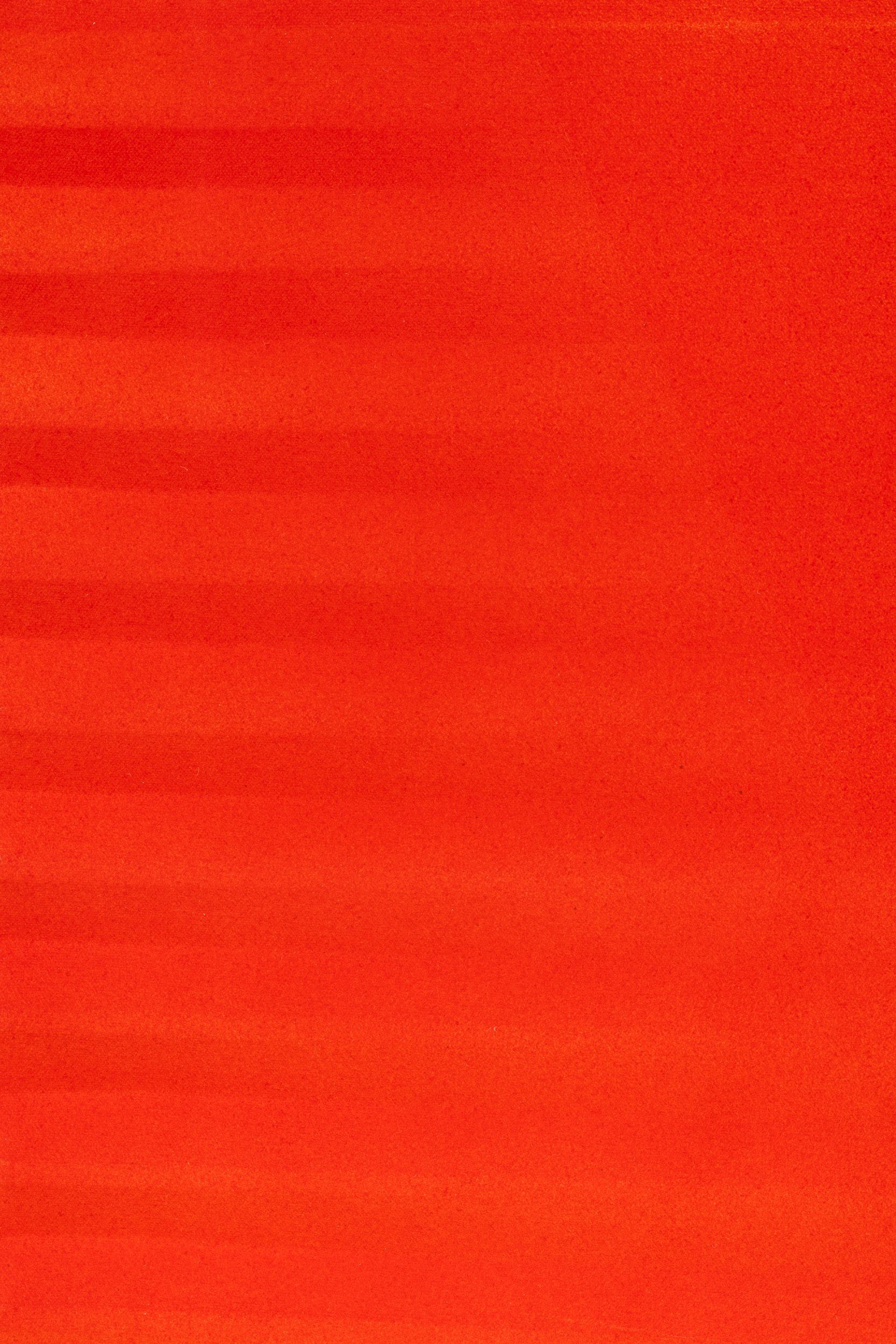 Agostino Bonalumi - Rosso - tela estroflessa e tempera vinilica, 1980
