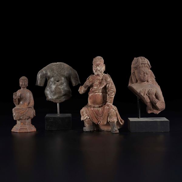 Quattro sculture orientali in materiali diversi