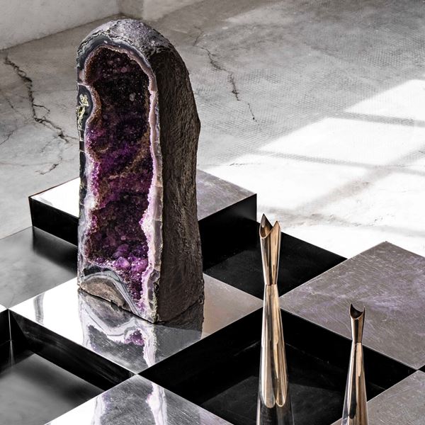 Grande geode di Ametista. Colore viola intenso