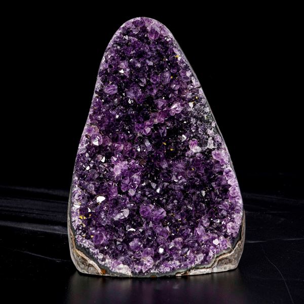 Ametista. Colore viola intenso