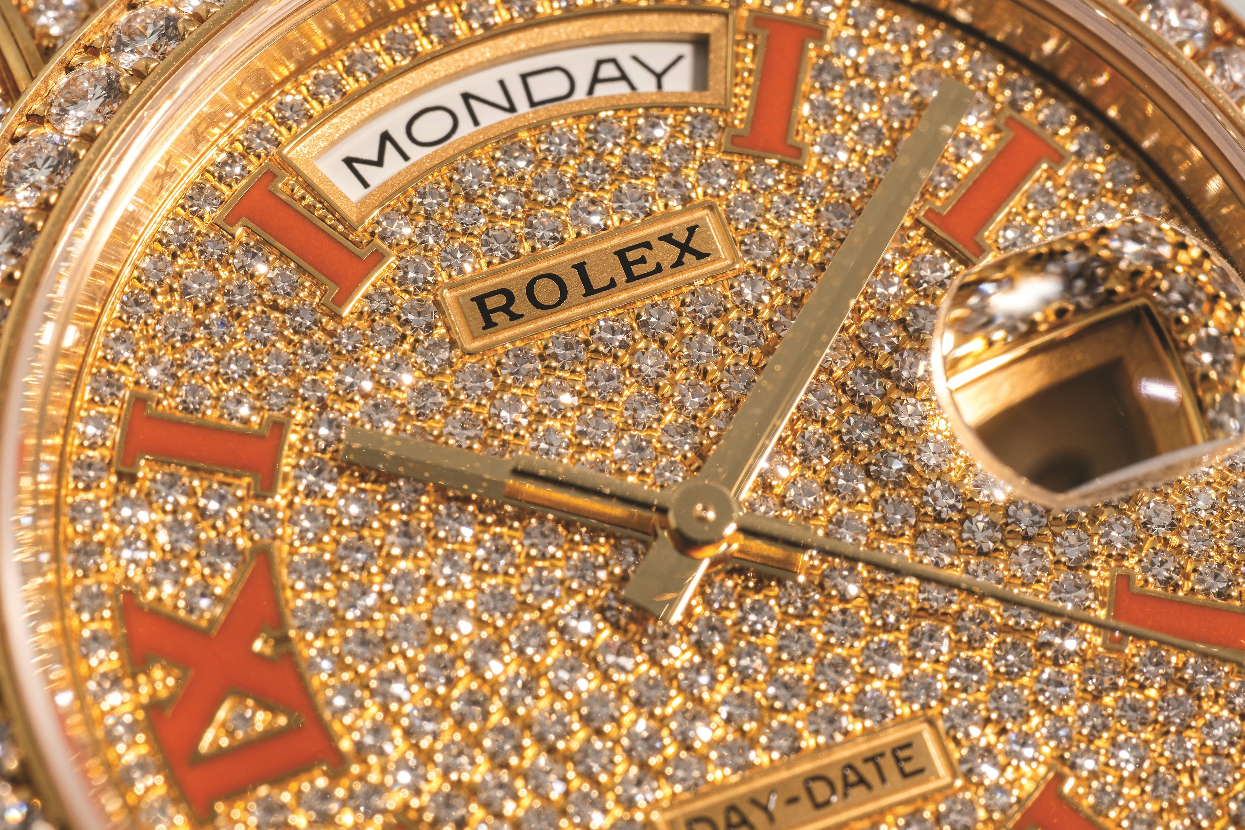 Rolex - Day-Date ref 128158 RBR in oro giallo con diamanti e quadrante Pavè, circa 2024
