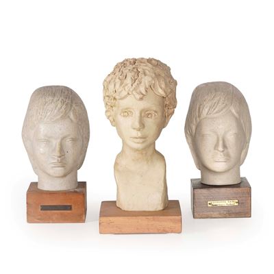 Testa femminile e testa di bambino, scultura decorativa, complesso scultoreo