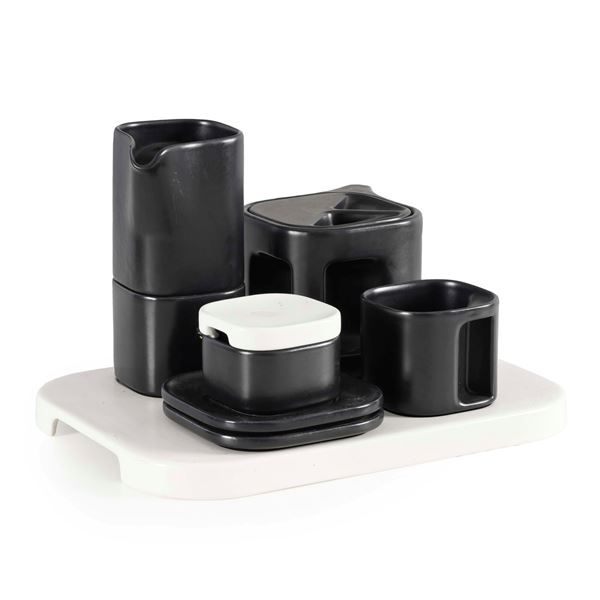 Servizio moderno in ceramica