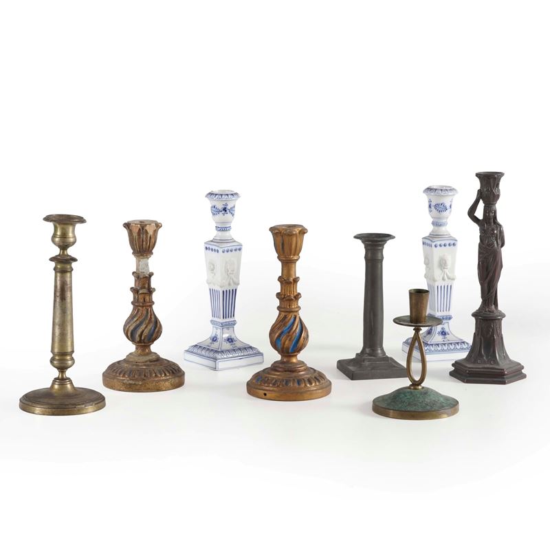 Due coppie di candelieri e altri quattro diversi  - Asta Oggetti d'Arte - La Wunderkammer di Ettore Mocchetti - Cambi Casa d'Aste