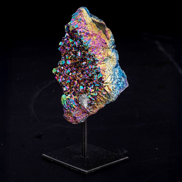 Bizzarro cluster di ametista aura arcobaleno