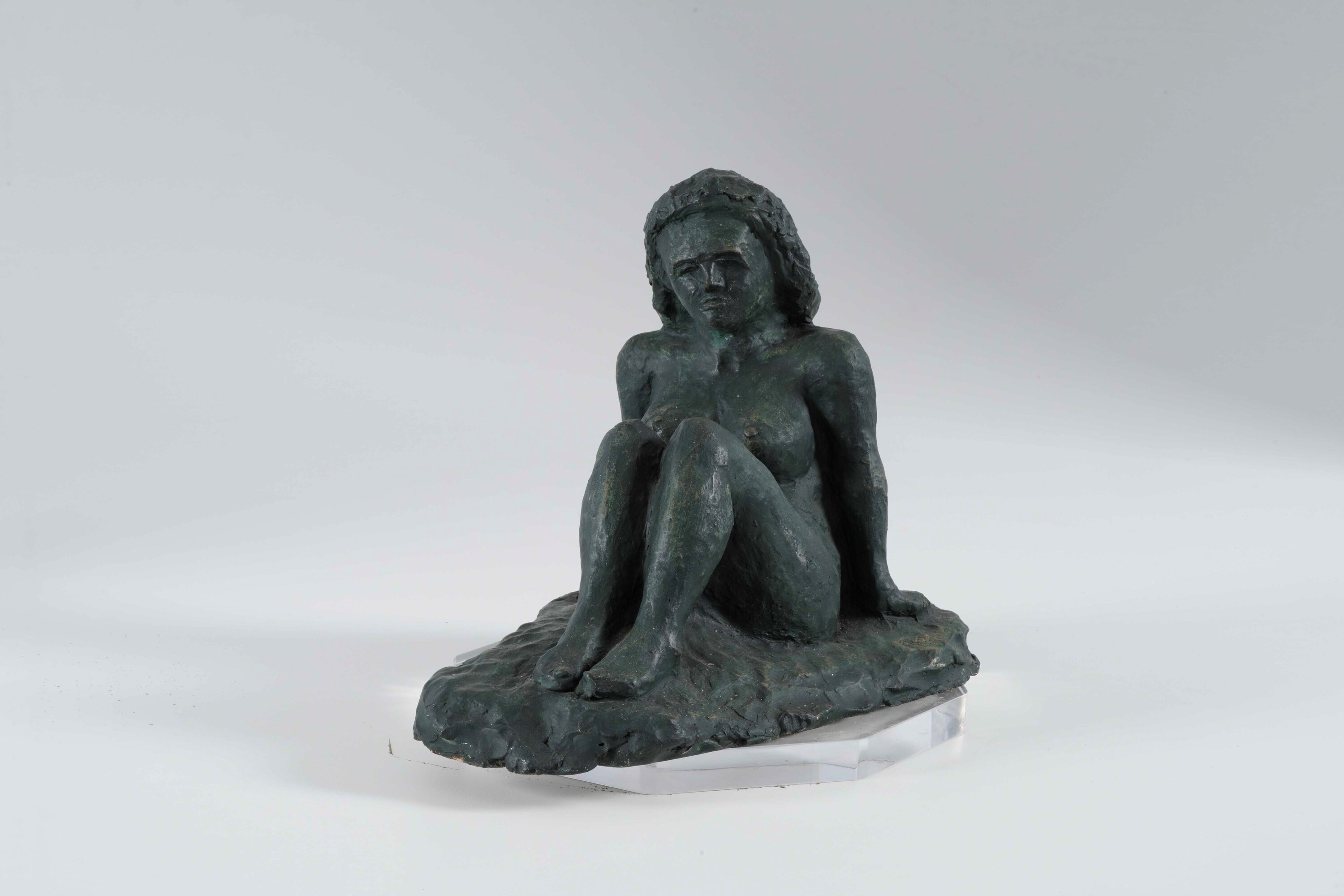 Scultore del XX secolo, Due figure femminili in terracotta patinata a finto bronzo