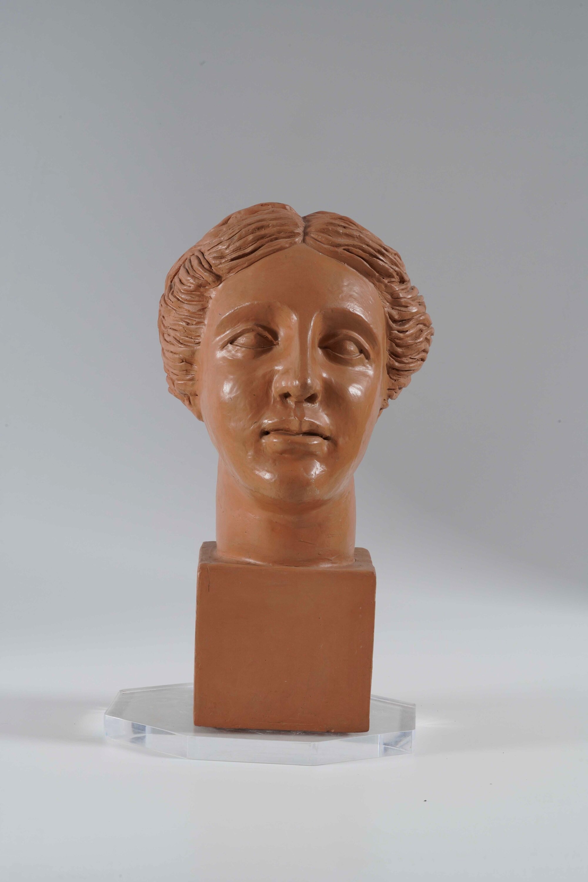 Scultore del XX secolo, Due teste femminili, terracotta
