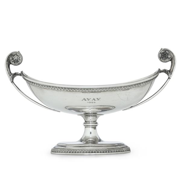 Salsiera. Argenteria italiana del XX secolo, bollo dell'argentiere consunto