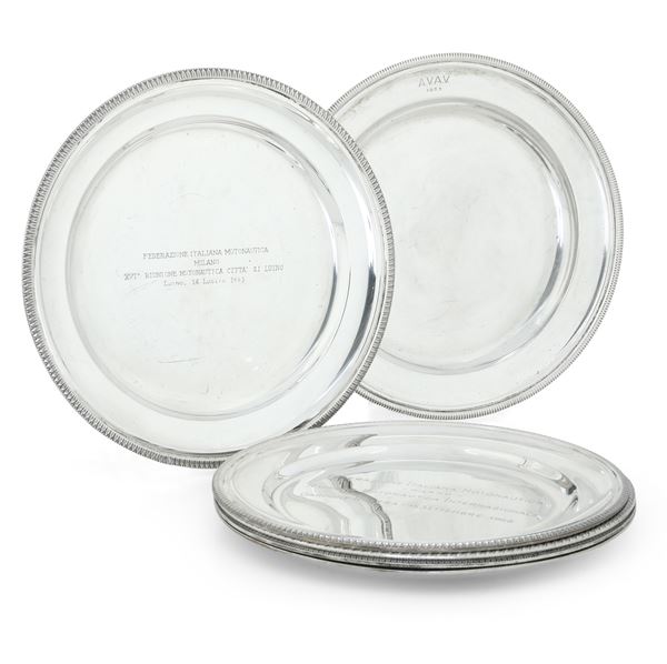 Sei piatti. Argenteria milanese del XX secolo, argentieri Miracoli e Chiaravalli