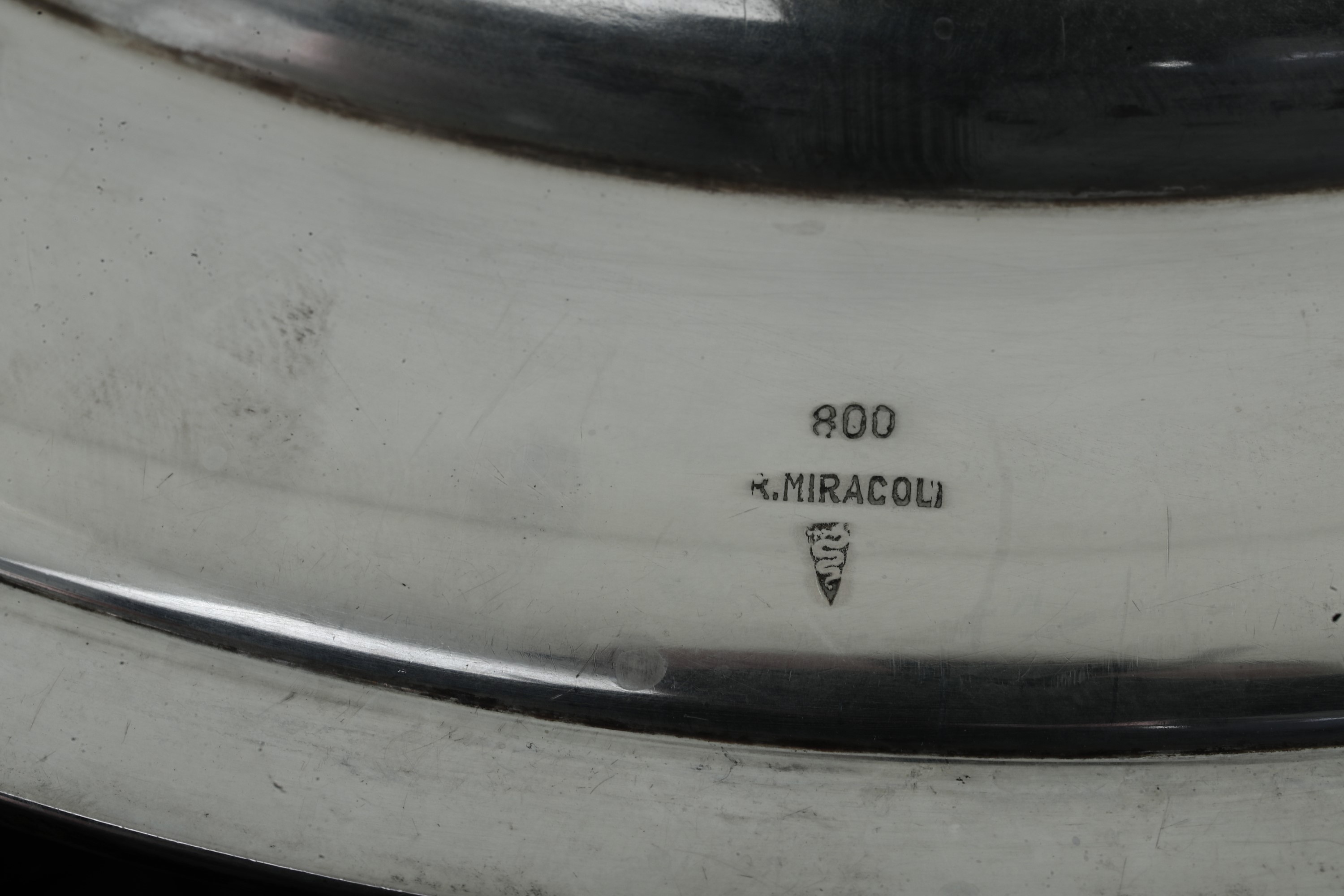 Miracoli e Chiaravalli, Sei piatti in argenteria milanese (argento fuso e sagomato, XX secolo)