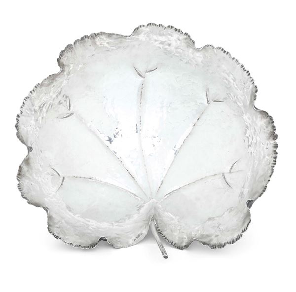 Ciotola a foglia. Argenteria italiana del XX secolo, argentiere Minotto