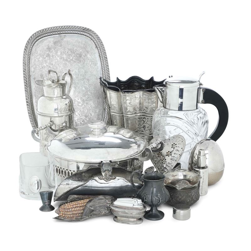 Grande lotto di oggetti in metallo  - Auction Silvers - Cambi Casa d'Aste