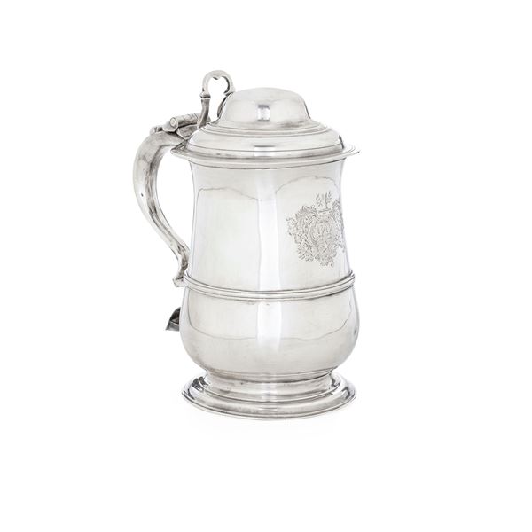 Tankard. Londra, 1772. Marchio dell'argentiere parziale di difficile interpretazione (John o Jas King?)