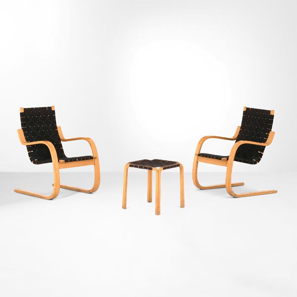 Due poltrone mod. 406 e sgabello mod. Y61