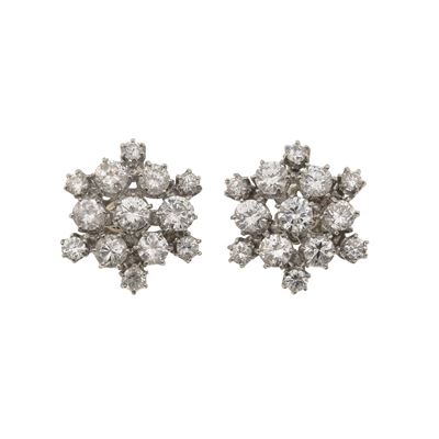 Orecchini con diamanti, montatura in oro bianco 750/1000