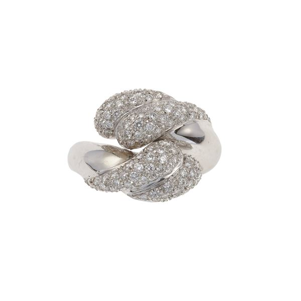 Anello con pavè di diamanti