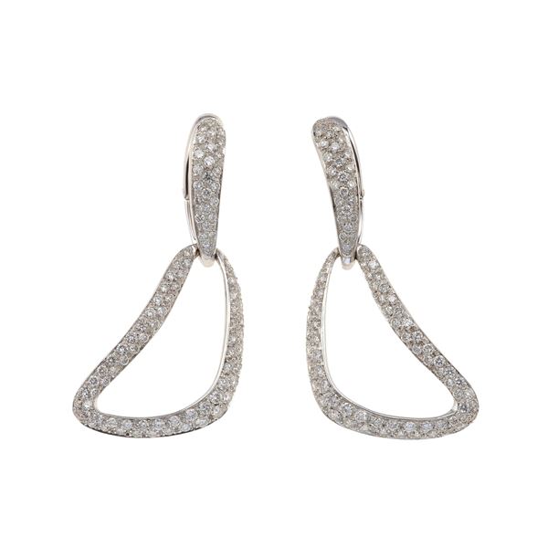 Orecchini con pavè di diamanti