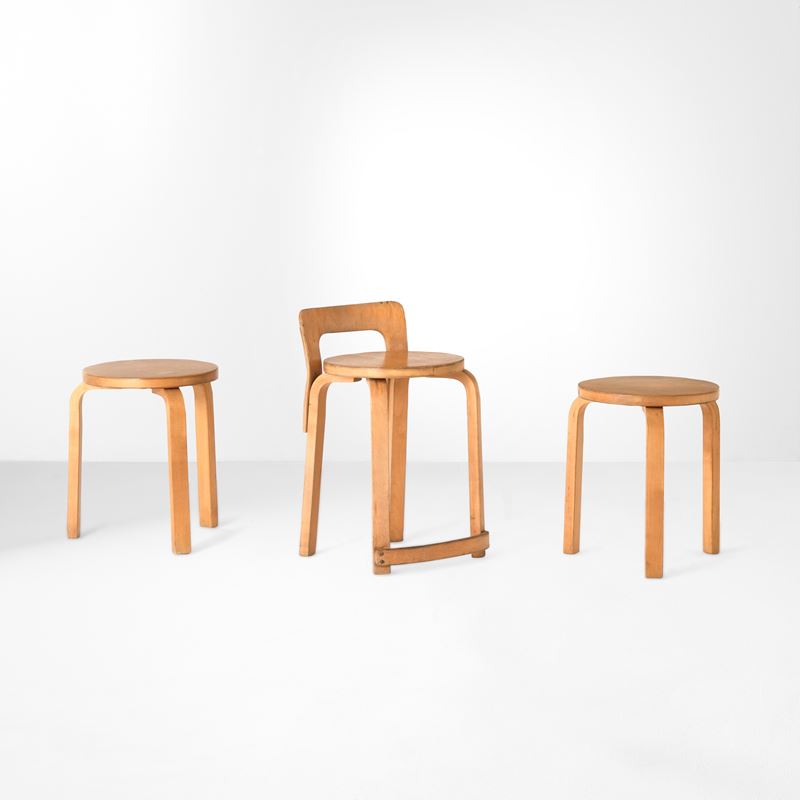 Alvar Aalto : Set di due sgabelli mod. 60 e una sedia mod. K65  - Asta Design Lab - Cambi Casa d'Aste