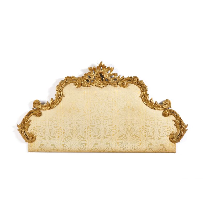 Testata da letto in legno intagliato e dorato. XIX secolo  - Auction Antiques - Cambi Casa d'Aste