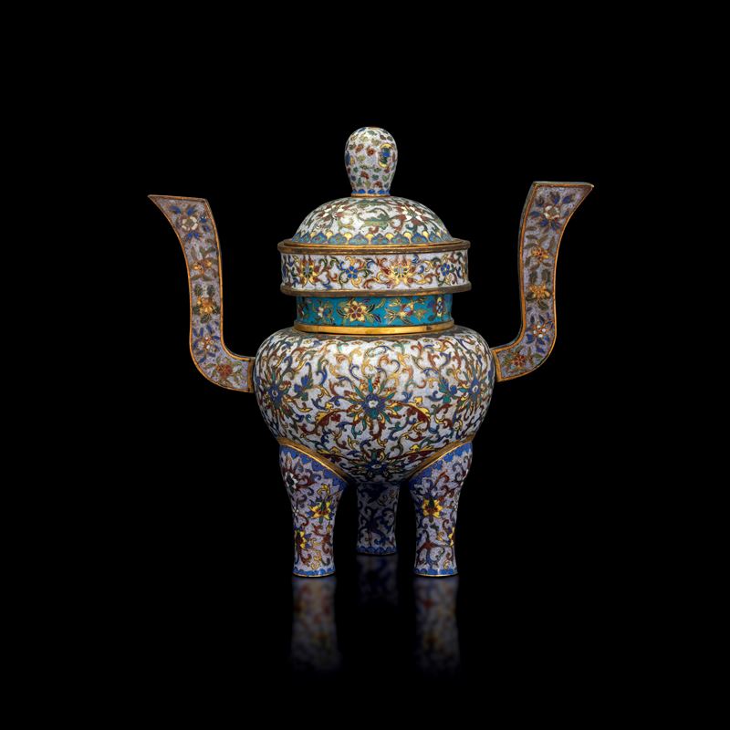 Incensiere tripode a smalti policromi cloisonné, Cina, Dinastia Qing, epoca Jiaqing, inizio XIX secolo  - Asta Fine Asian Works of Art - Cambi Casa d'Aste
