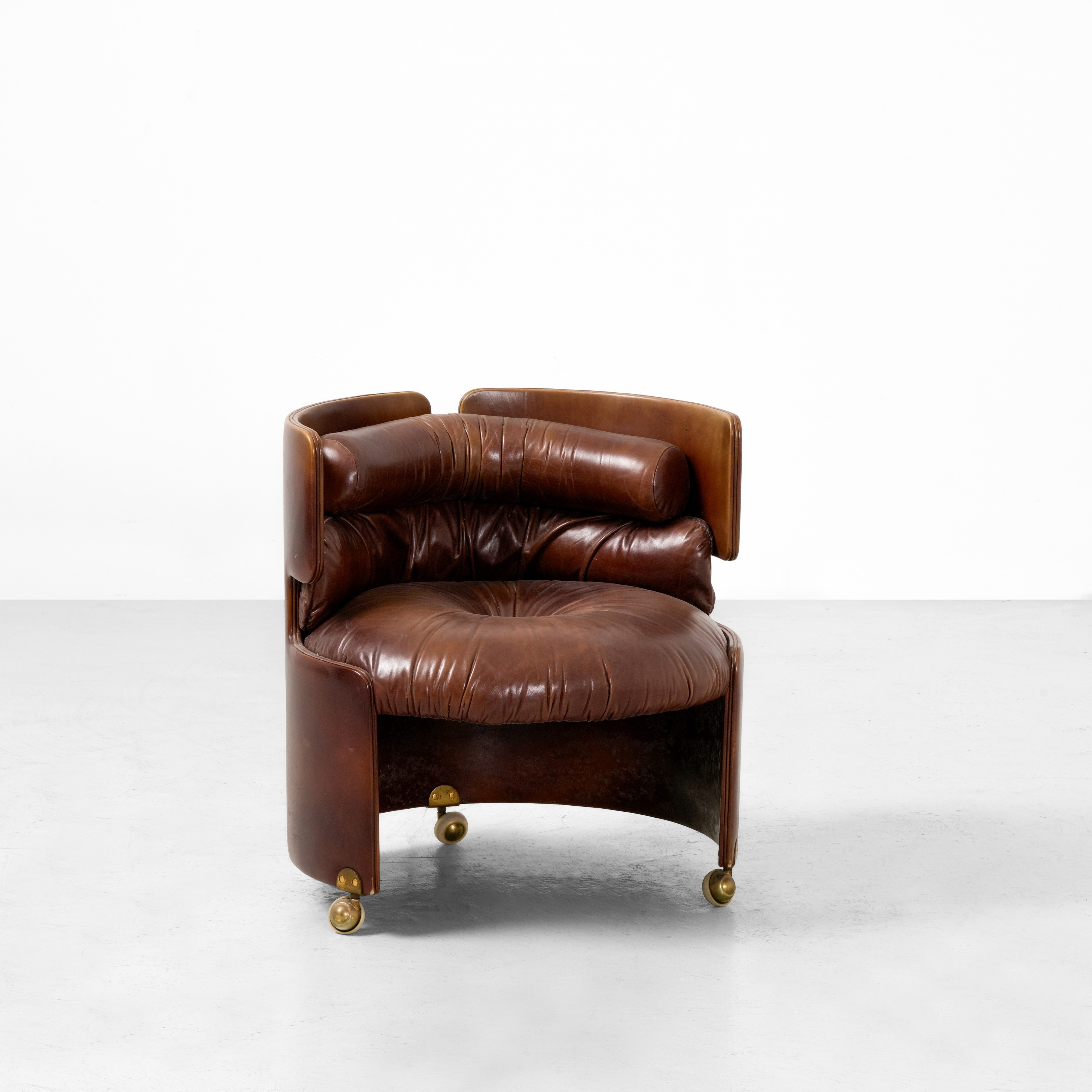 Luigi Massoni - Poltrona in cuoio e ottone