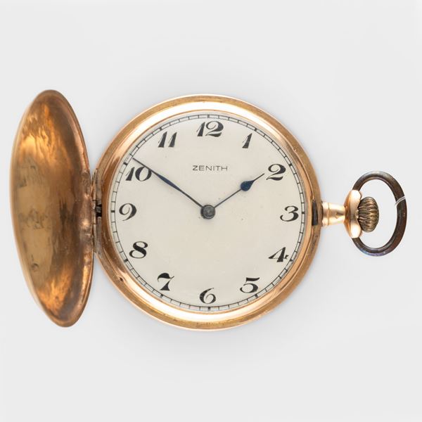 Savonette in oro giallo 18k, quadrante argentè lavorato, carica manuale<BR>46,5 mm, peso 53 g<BR>