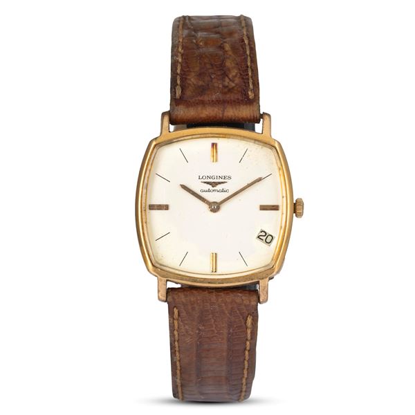 Carrè ref. 7675 1 in oro rosa 18k, quadrante argentè con datario al quattro, carica automatica, 31x31 mm