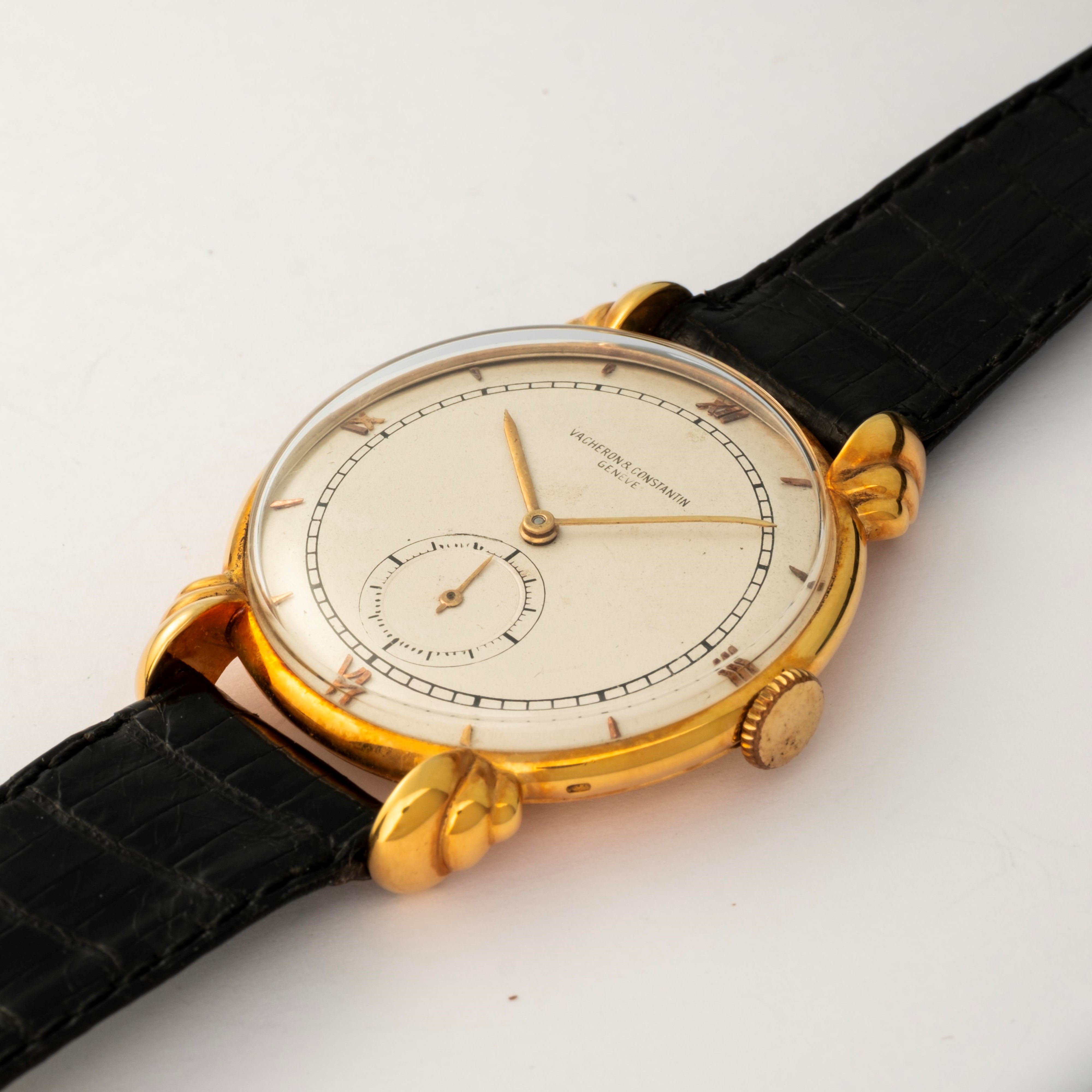 Vacheron & Constantin - Orologio Fancy Lugs in oro giallo 18k, quadrante argenté con numeri roman...