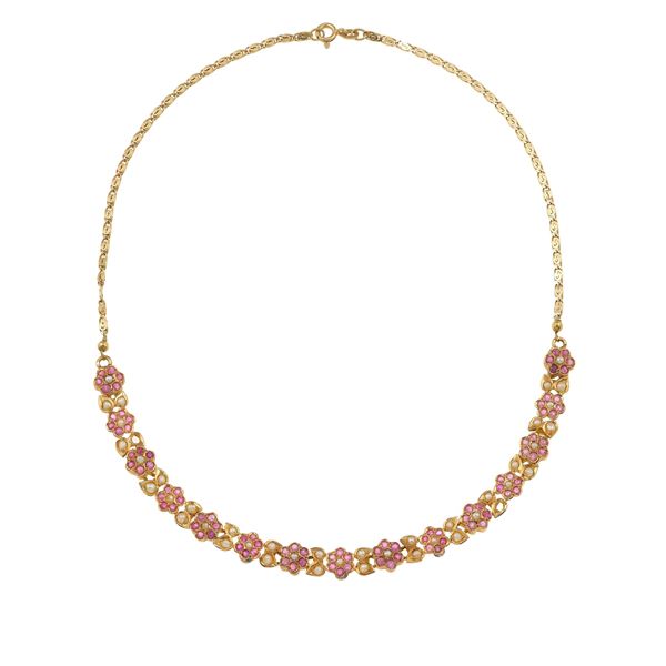 Girocollo con piccoli rubini e piccole perle