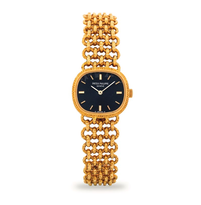 Patek Philippe : Mini Ellipse ref 4133 in 18k yellow gold with integrated bracelet, blue dial, circa 1970  - Auction Wristwatches - Cambi Casa d'Aste