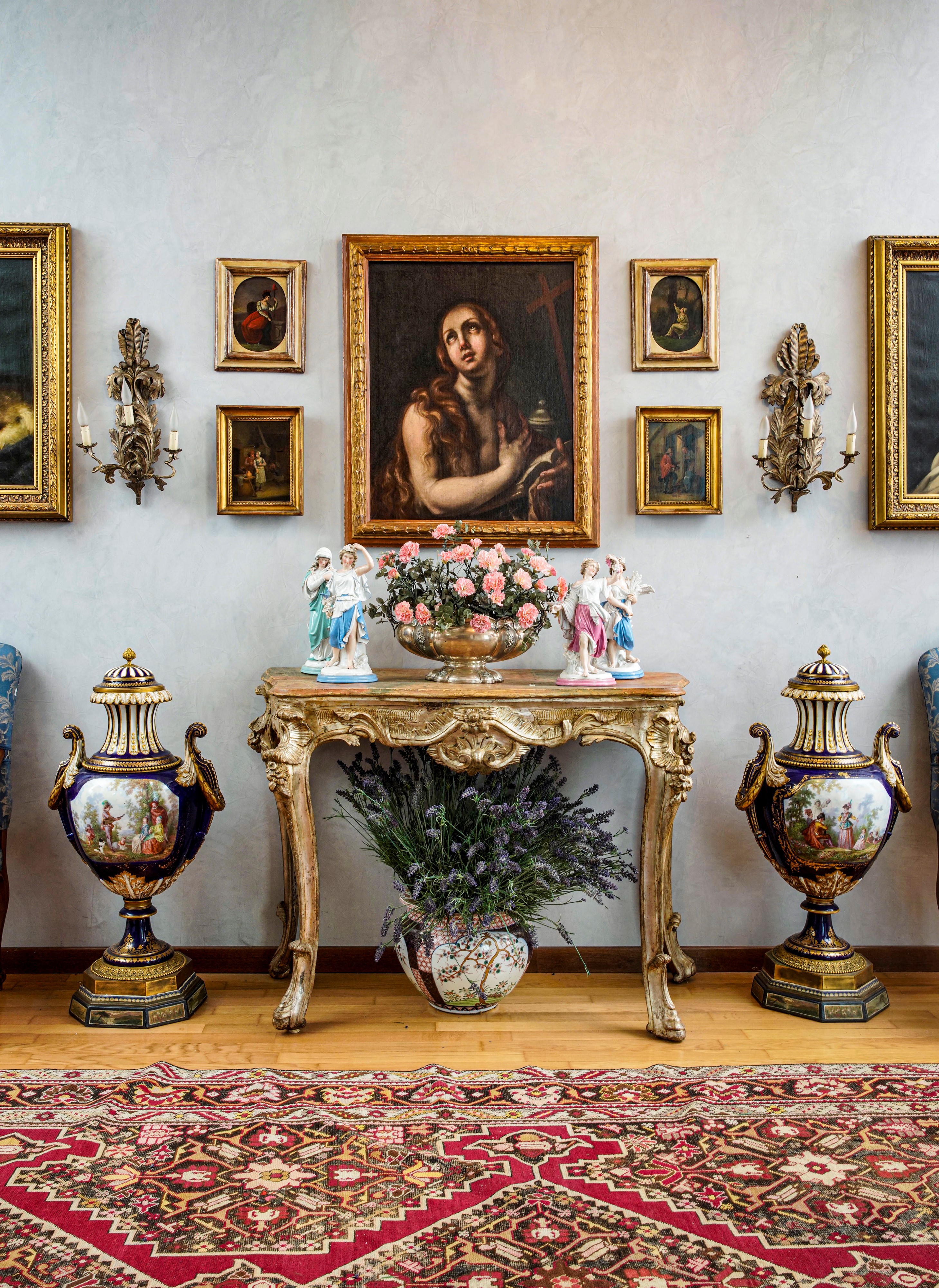 Coppia di vasi da parata, Porcellana e bronzo dorato con medaglioni a soggetti alla Watteau (Fran...