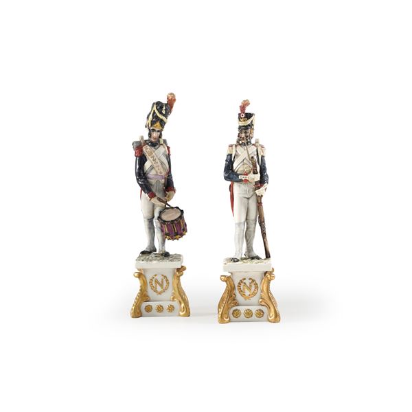 Coppia di figurine.  Milano, Manifattura Cacciapuoti, 1940-1950. Modello di Silvio Righetto.