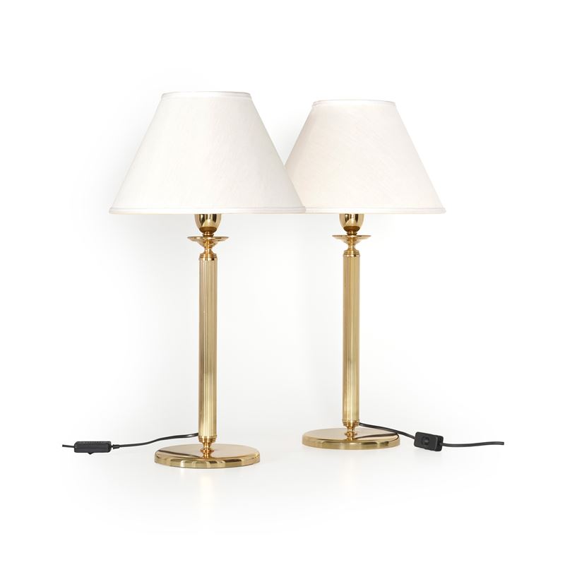 Coppia di abat jour in metallo dorato. XX secolo  - Asta Dimore Italiane TIME - Cambi Casa d'Aste