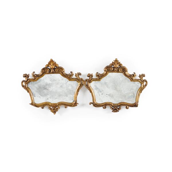 Coppia di piccole specchiere. XIX secolo