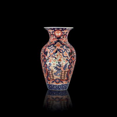 Vaso in Porcellana Imari con Decori Floreali, Giappone, Fine XIX Secolo
