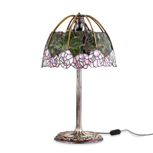 Lampada da tavolo in argento e vetro. Argenteria milanese del XX secolo, argentiere Vavassori & Pirovano