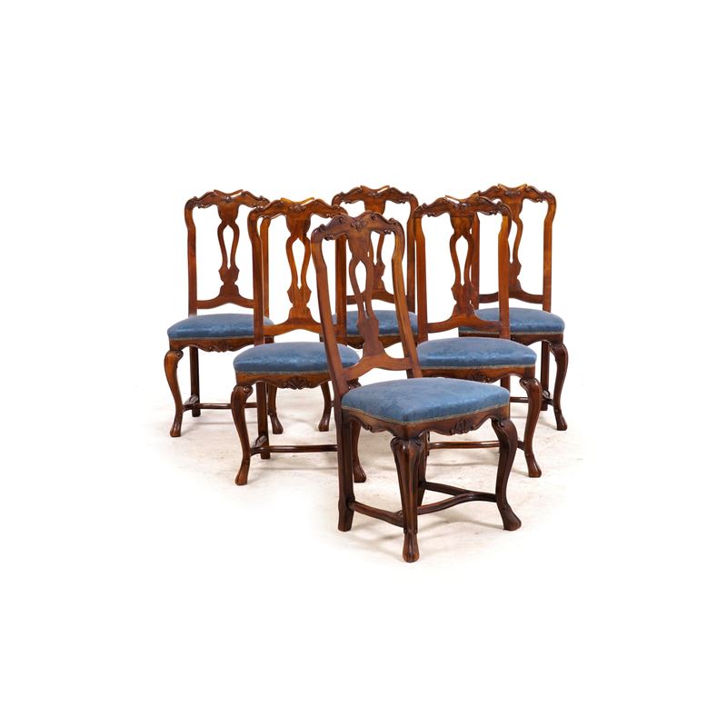 Gruppo di sei sedie in noce intagliato stile Luigi XV. XX secolo  - Auction Antiques - Cambi Casa d'Aste