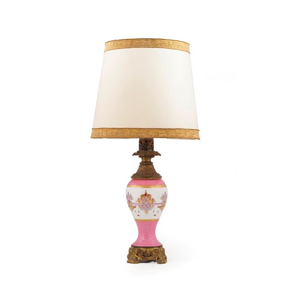 Lampada da tavolo in vetro opalino