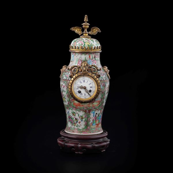 Vaso in porcellana Canton modificato ad orologio. XIX secolo