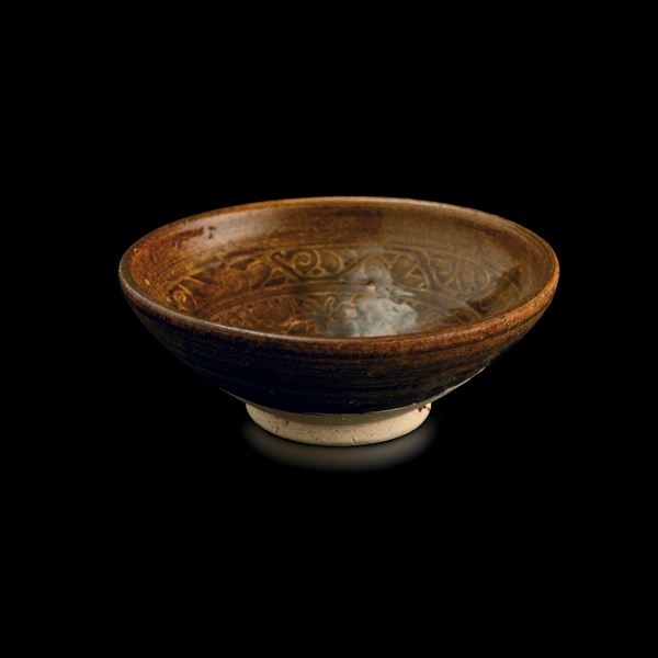 Brown-toned terracotta bowl with floral graffiti, China, Song Dynasty (960-1279)