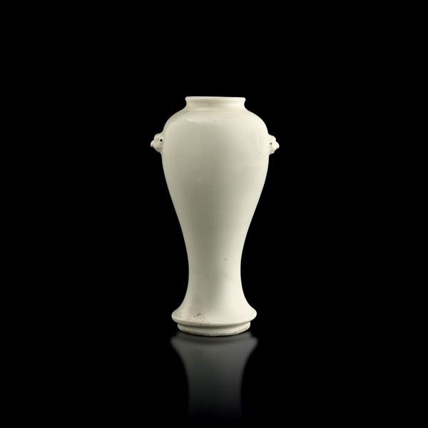 Meiping vase in Dehua porcelain Blanc de Chine with handles shaped as Foo Dog heads, China, Qing Dynasty, Qianlong period (1736–1796)