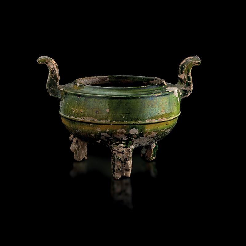 Incensiere tripode in grès sui toni del verde, Cina, Dinastia Ming (1368-1644)  - Auction Fine Asian Works of Art - Cambi Casa d'Aste