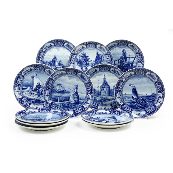 Dodici piatti "Giubileo Rondom de Zuiderzee". Delft, metà del XX secolo circa.