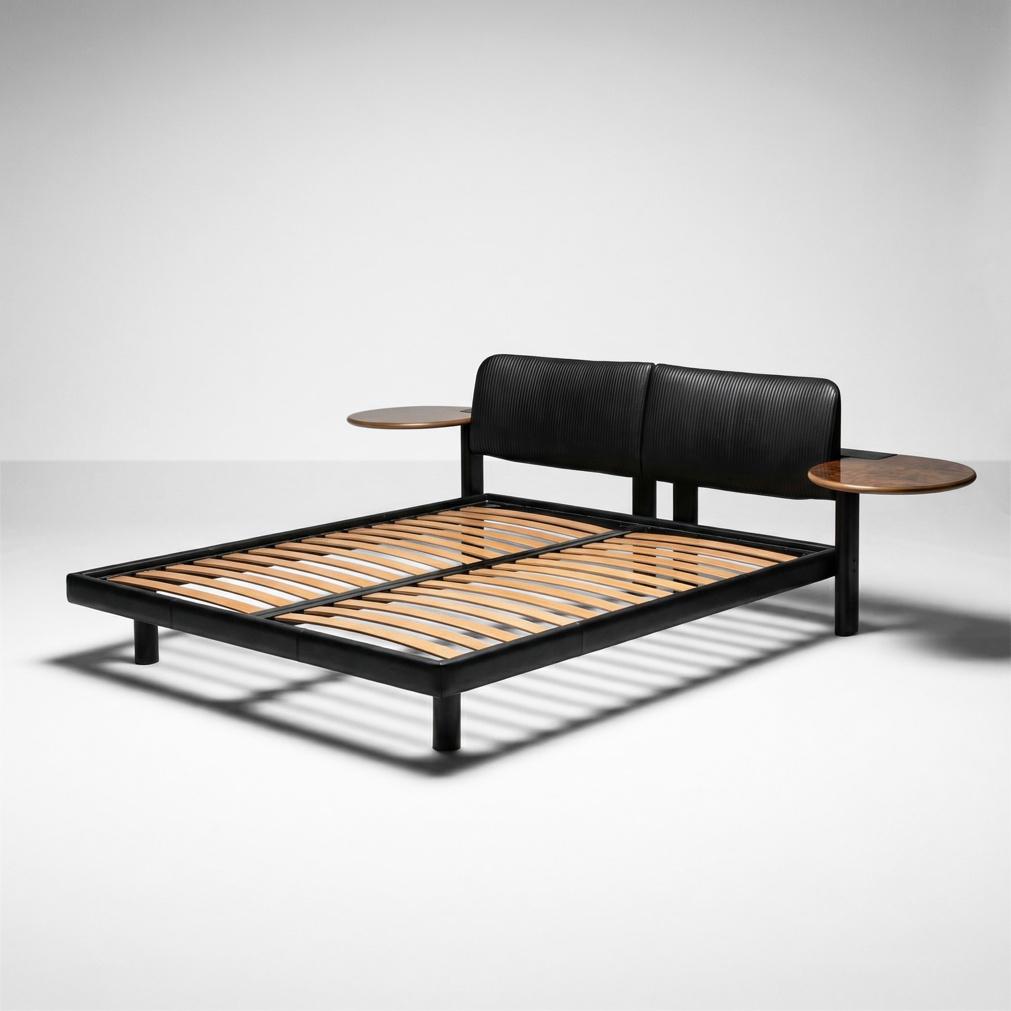 Afra e Tobia Scarpa - Letto con comodini della serie Artona, metallo laccato e legno con rivestim...